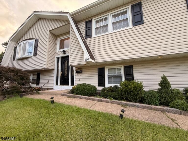 Property listing MLS 4049738 photo 1