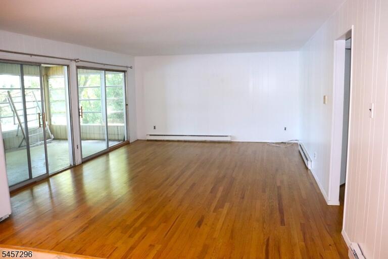 Property listing MLS 4049745 photo 3