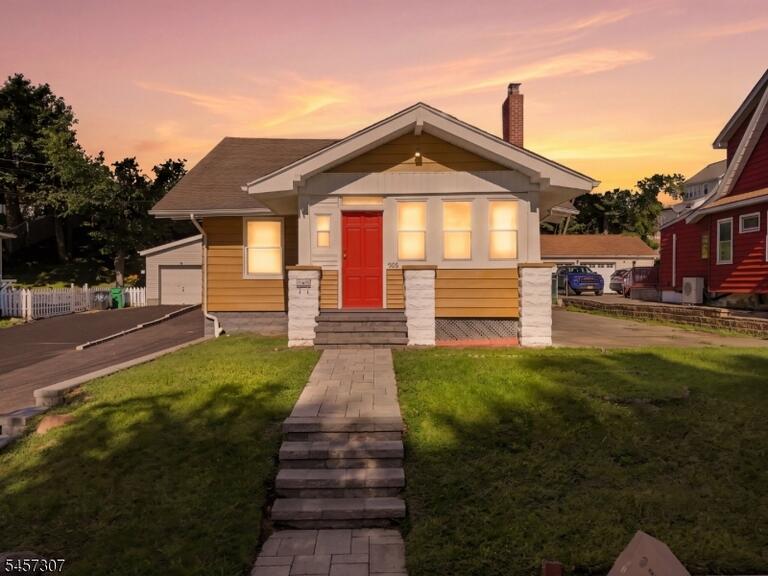 Property listing MLS 4049754 photo 1