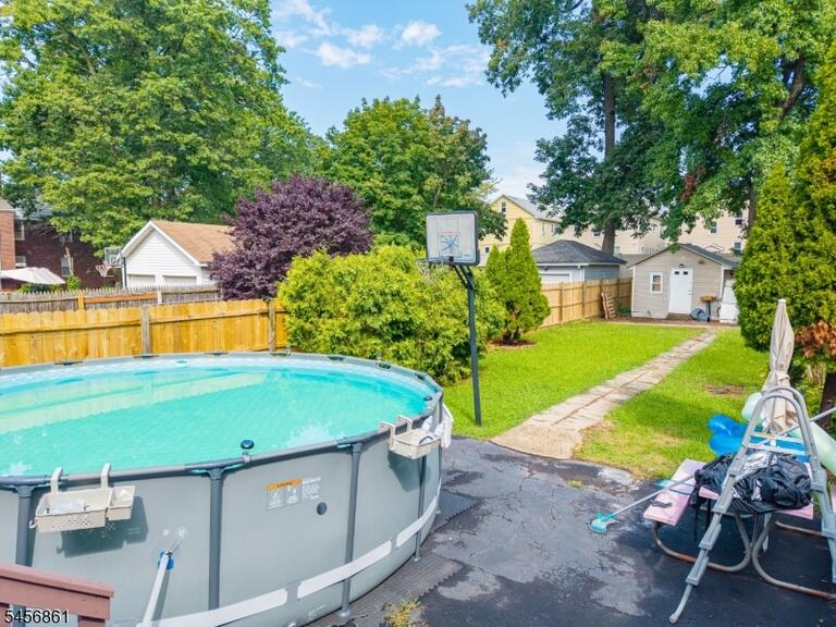 Property listing MLS 4049758 photo 27