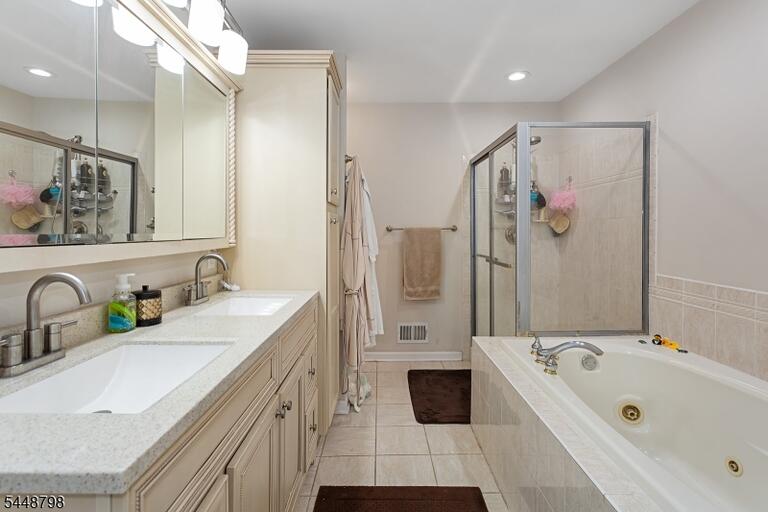 Property listing MLS 4049762 photo 24