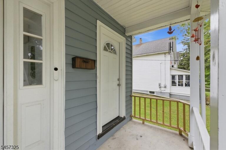 Property listing MLS 4049767 photo 3