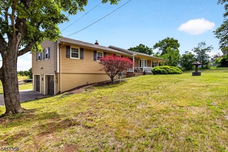 Property listing MLS 4049773 photo 1
