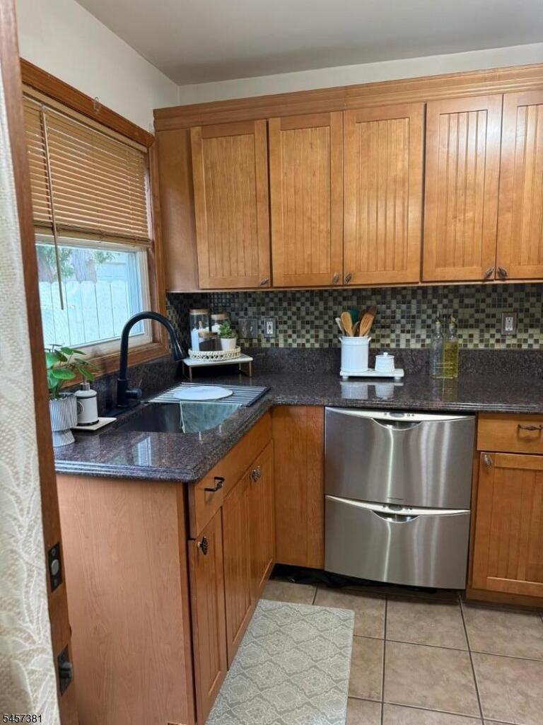 Property listing MLS 4049791 photo 10