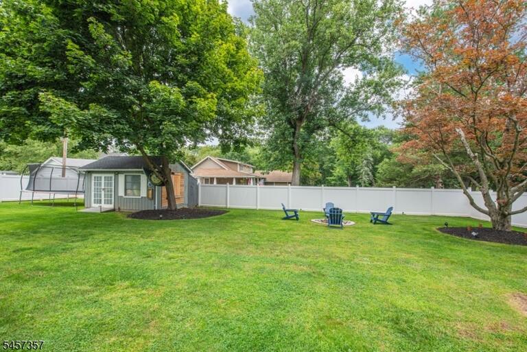Property listing MLS 4049798 photo 18