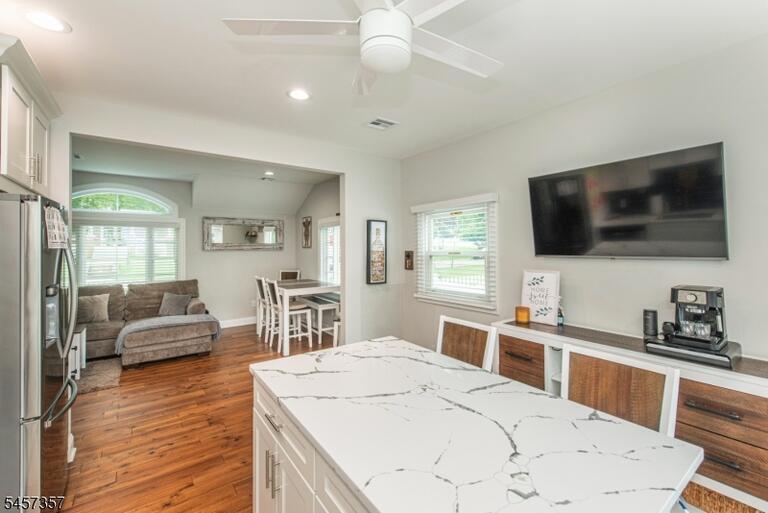 Property listing MLS 4049798 photo 8