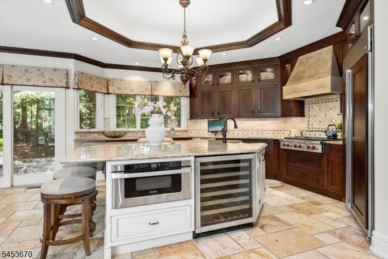 Property listing MLS 4049800 photo 10