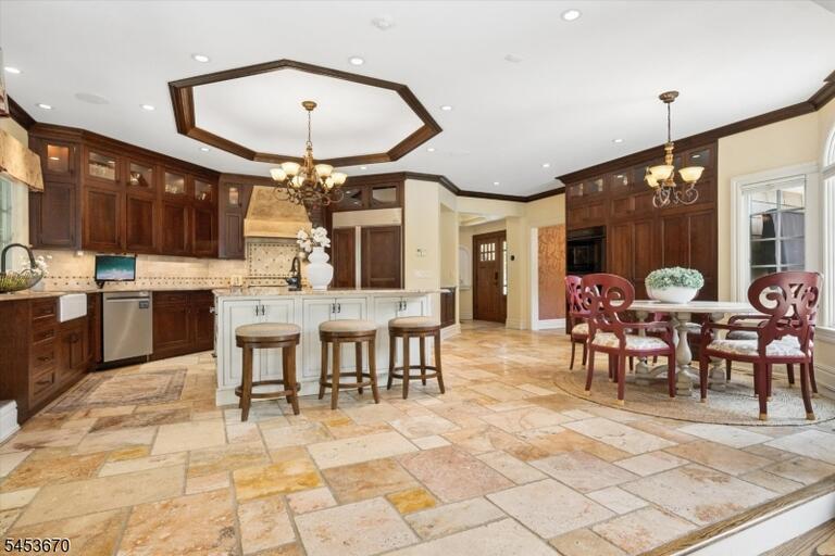 Property listing MLS 4049800 photo 11