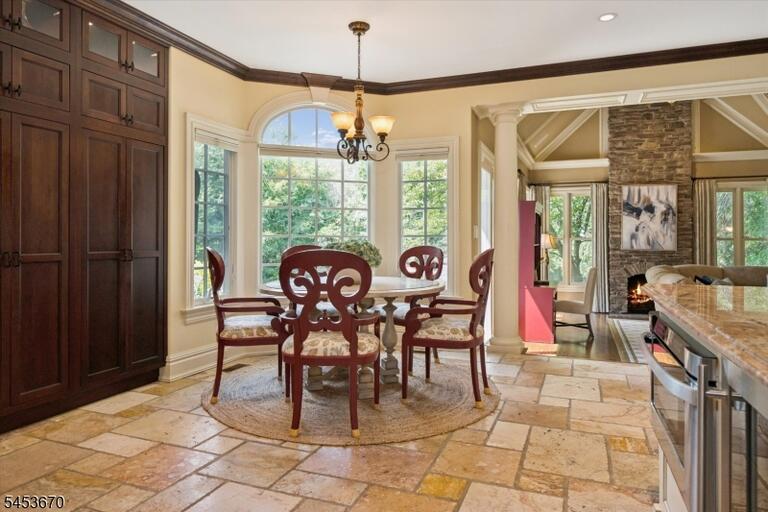 Property listing MLS 4049800 photo 13