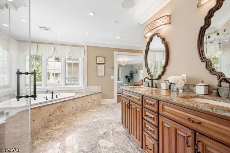Property listing MLS 4049800 photo 27