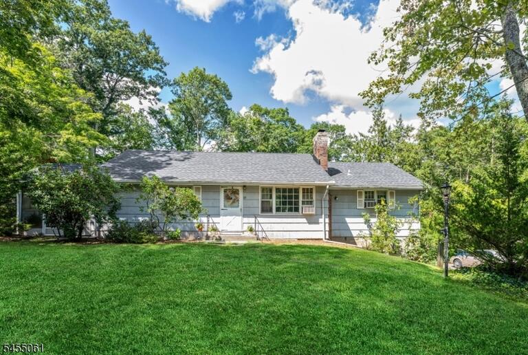 Property listing MLS 4049804 photo 1