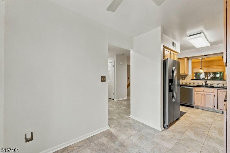 Property listing MLS 4049809 photo 10