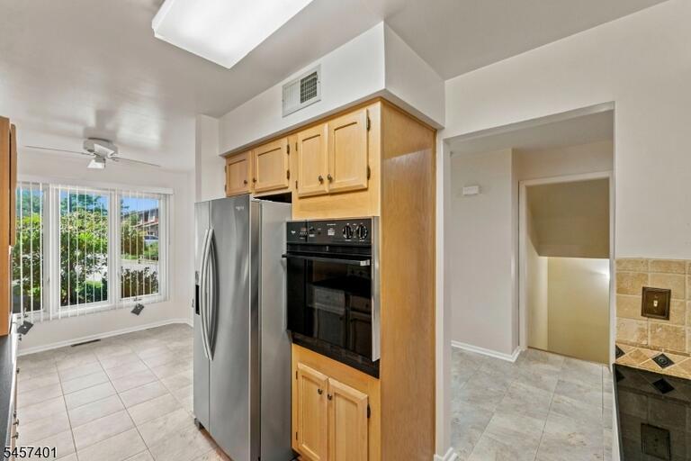 Property listing MLS 4049809 photo 8