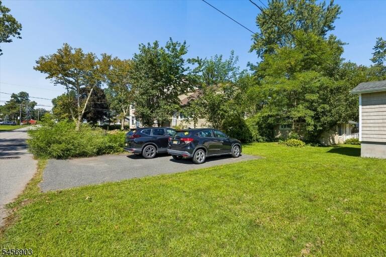 Property listing MLS 4049810 photo 9