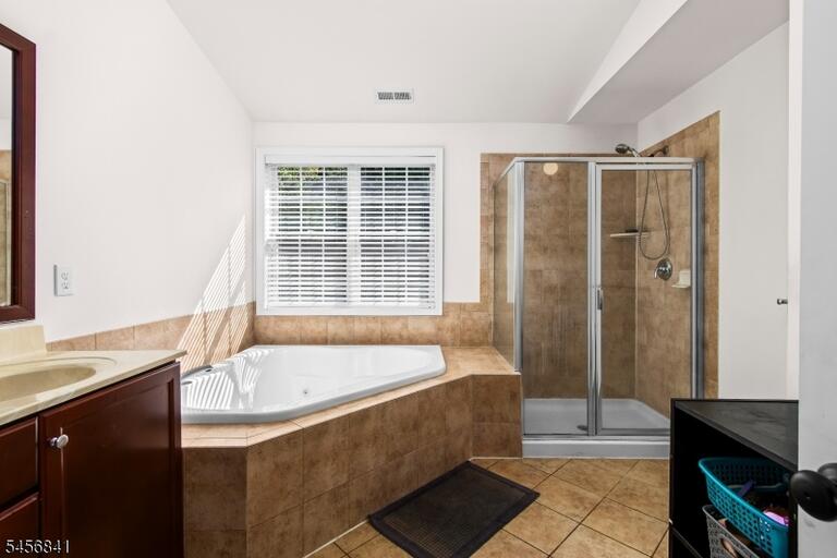 Property listing MLS 4049812 photo 15