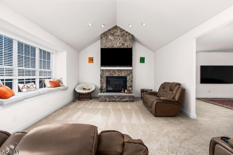 Property listing MLS 4049812 photo 9
