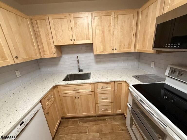 Property listing MLS 4049813 photo 9