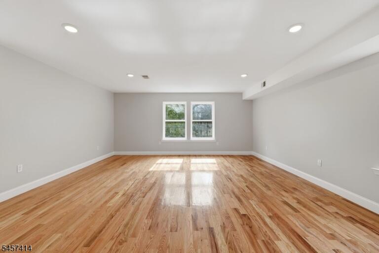 Property listing MLS 4049820 photo 5