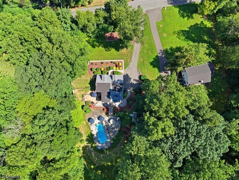 Property listing MLS 4049827 photo 13