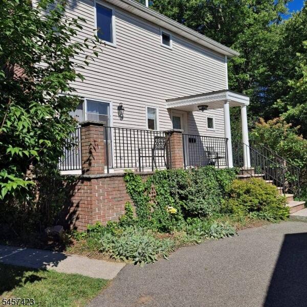 Property listing MLS 4049836 photo 2