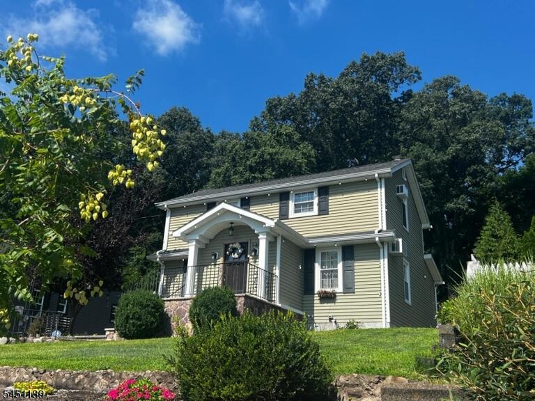 Property listing MLS 4049838 photo 3