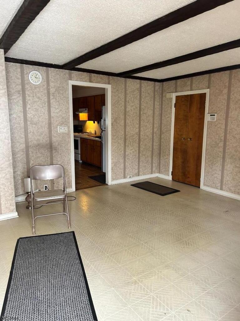 Property listing MLS 4049841 photo 2