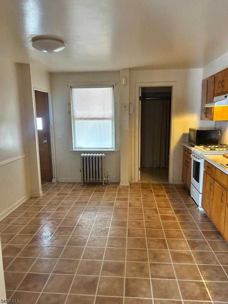 Property listing MLS 4049841 photo 3