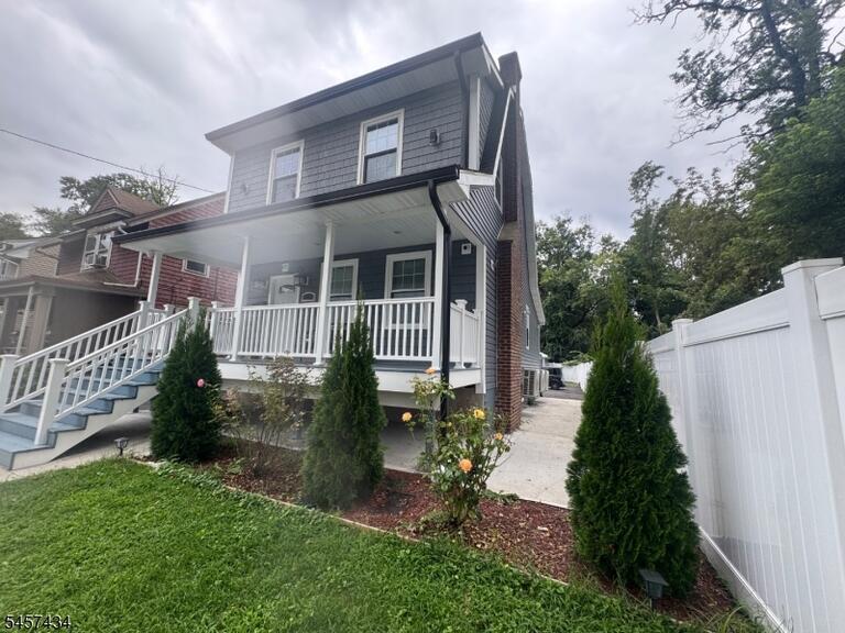 Property listing MLS 4049850 photo 2