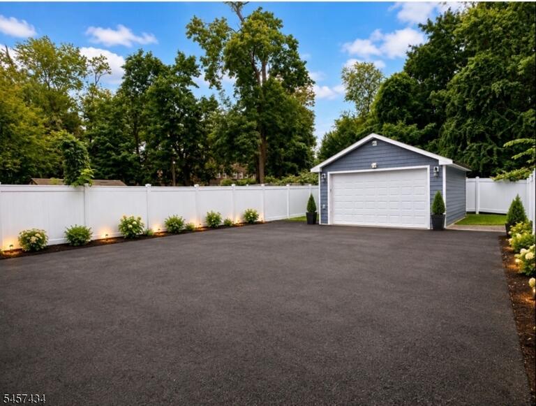 Property listing MLS 4049850 photo 22