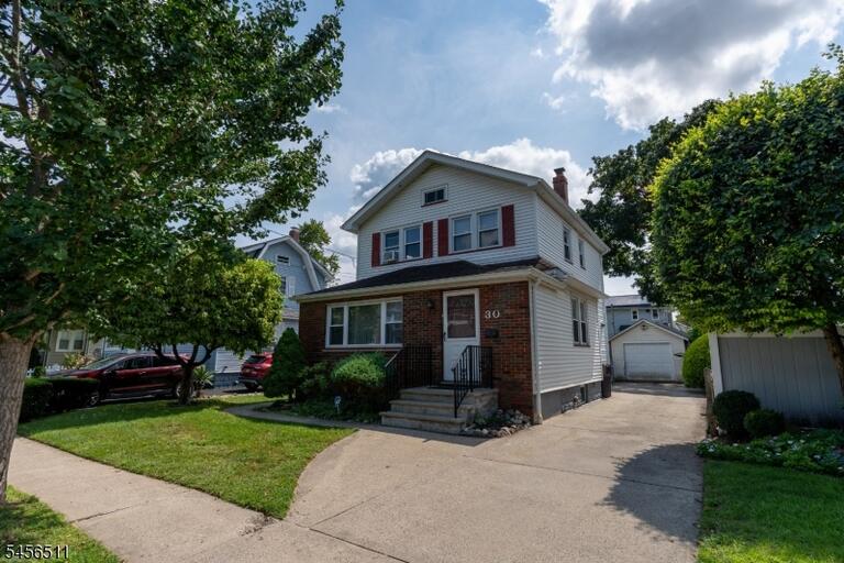 Property listing MLS 4049858 photo 1