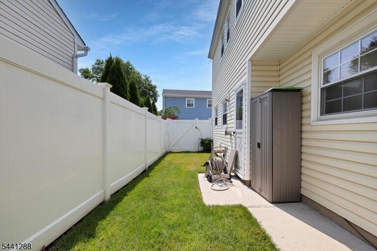 Property listing MLS 4049868 photo 42