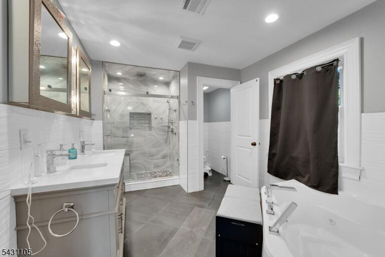 Property listing MLS 4049891 photo 16