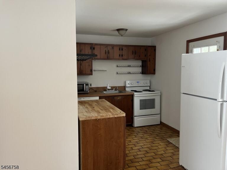 Property listing MLS 4049907 photo 11