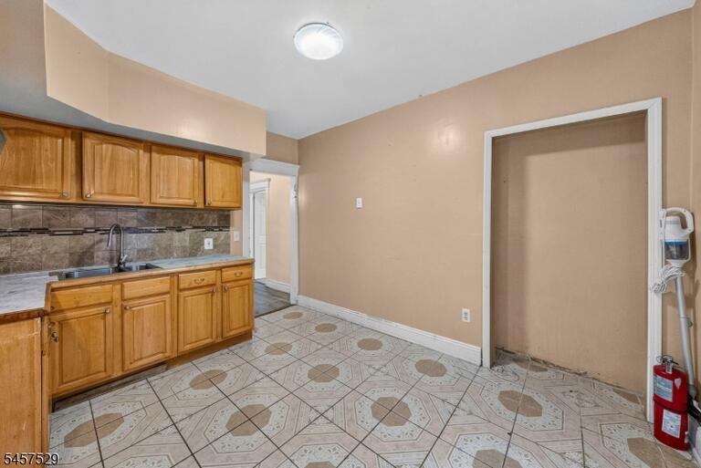 Property listing MLS 4049915 photo 31