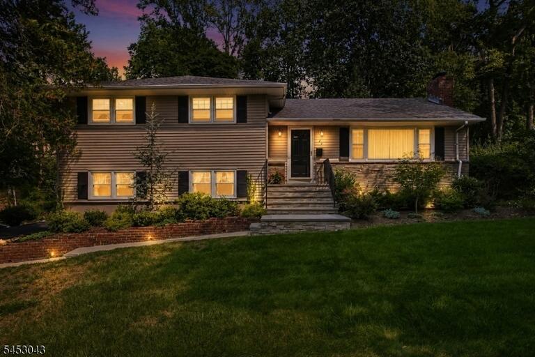 Property listing MLS 4049923 photo 2