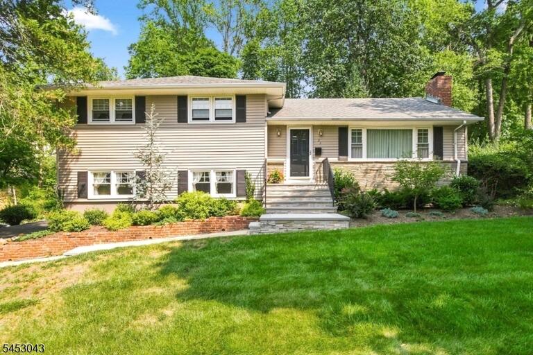 Property listing MLS 4049923 photo 3