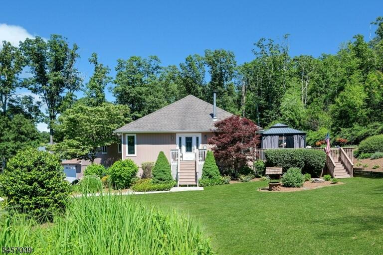 Property listing MLS 4049928 photo 13