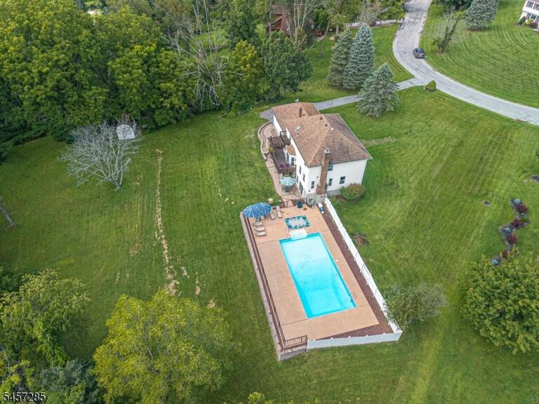 Property listing MLS 4049931 photo 5