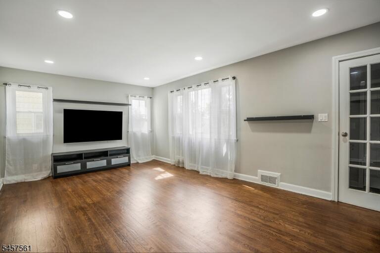 Property listing MLS 4049943 photo 6
