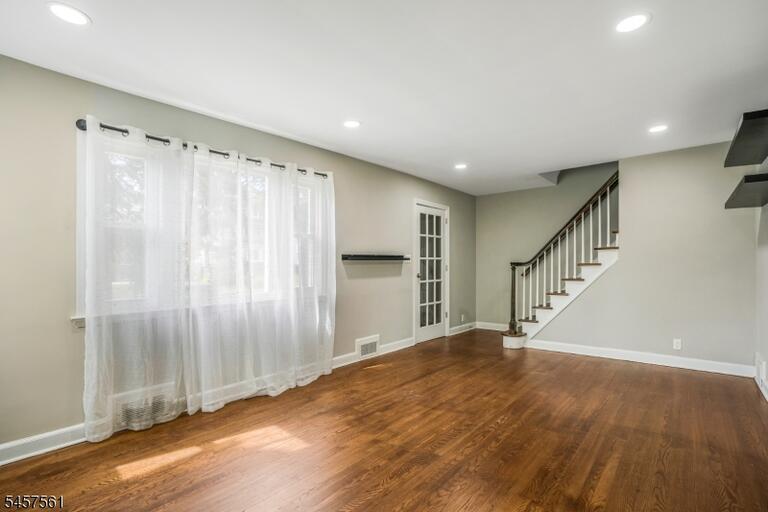 Property listing MLS 4049943 photo 7