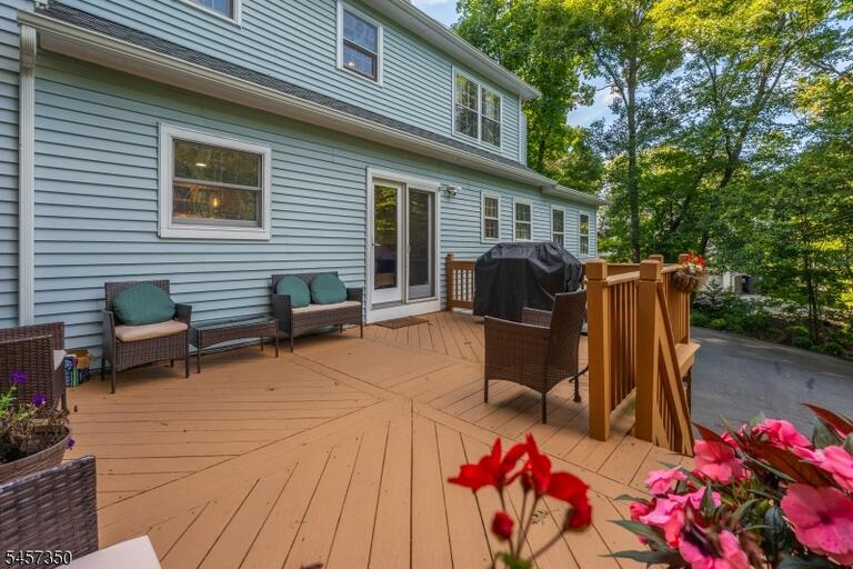 Property listing MLS 4049948 photo 3