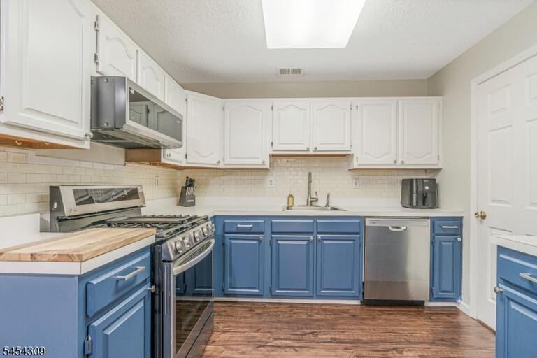 Property listing MLS 4049951 photo 4