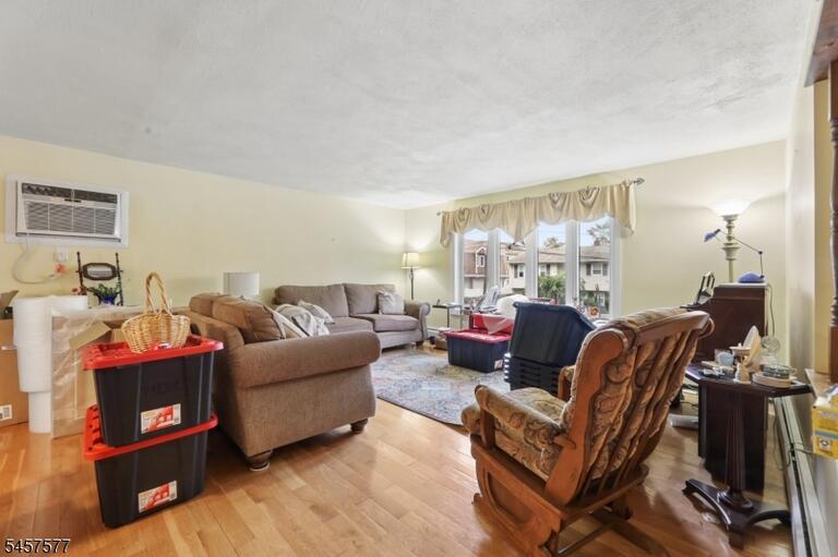 Property listing MLS 4049956 photo 3