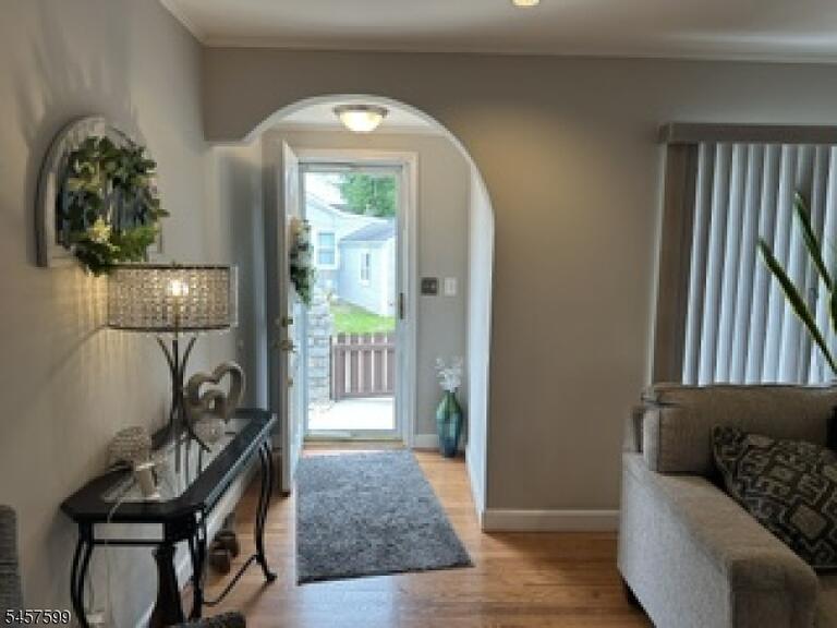 Property listing MLS 4049979 photo 4