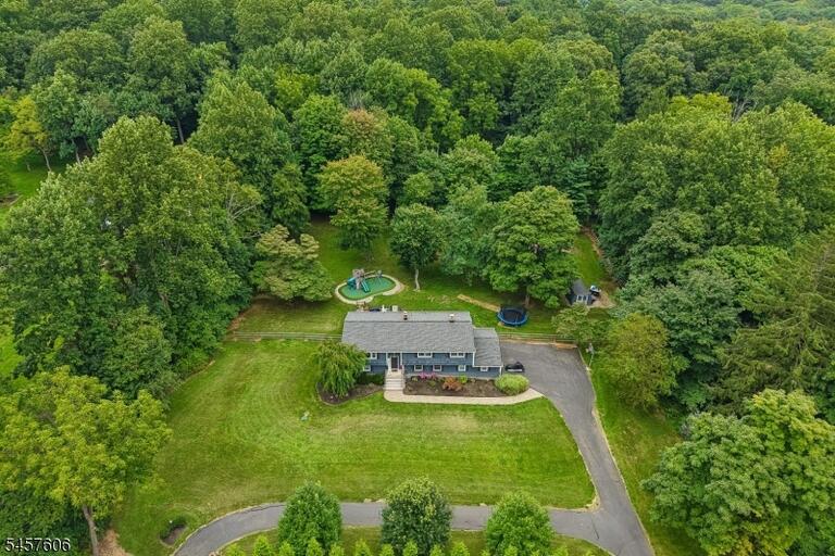 Property listing MLS 4049983 photo 3