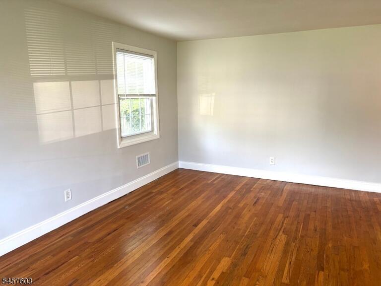 Property listing MLS 4049985 photo 4
