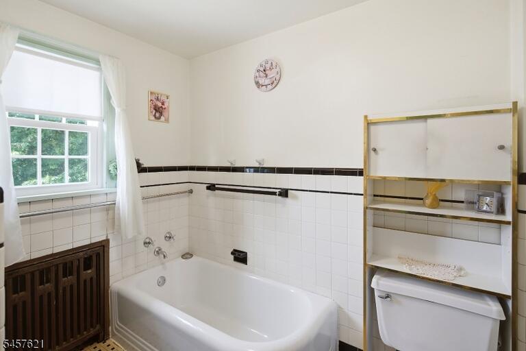 Property listing MLS 4049993 photo 10