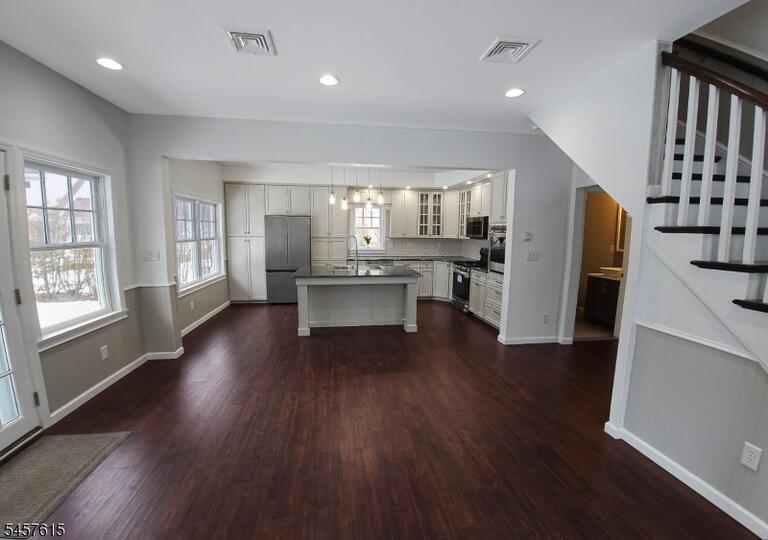 Property listing MLS 4049996 photo 8