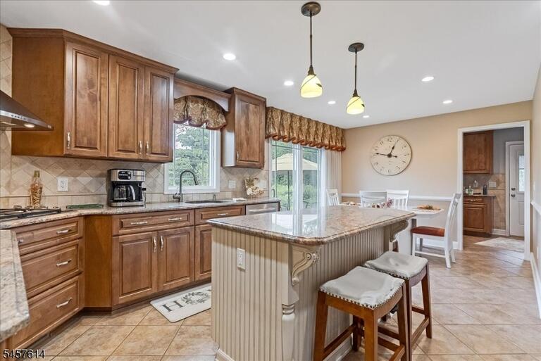 Property listing MLS 4050002 photo 17