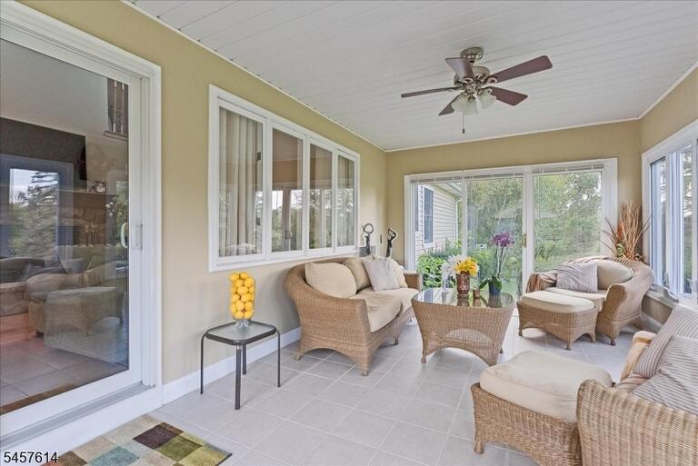 Property listing MLS 4050002 photo 24